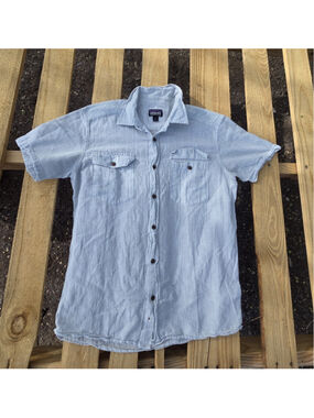 Patagonia Button Down Shirt Size Medium